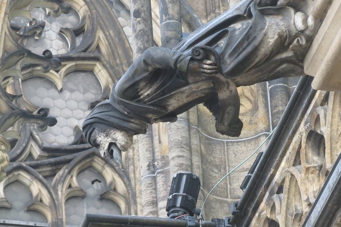 Charles Bridge and Prague Castle Walking Tour - Prague Castle: the heart of the day (and where flexibility pays off)