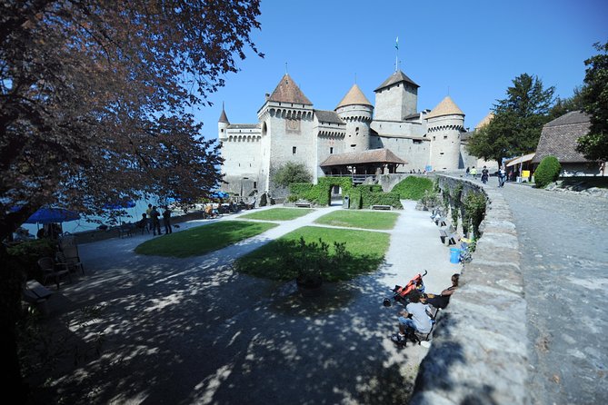 Chillon Castle Entrance Ticket in Montreux - Timing your breaks: Café Byron and keeping energy up