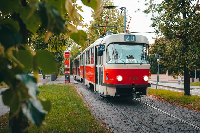 Classic Prague Castle Tour, Strahov Monastery & Castle District - Starting at Josef Manes: a smooth launch into the Castle Zone