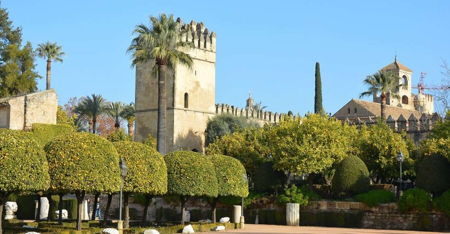 Cordóba: Gardens & Fortress of Catholic Monarchs Guided Tour - The Gardens and the Avenue of the Monarchs: Where the Story Spreads Out