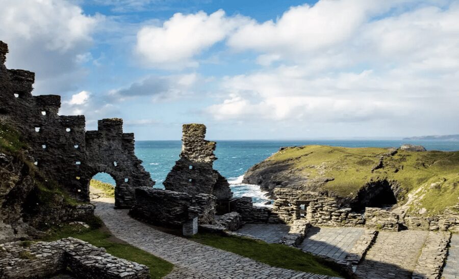 Cornwall: Tintagel Castle Entry Ticket - The footbridge: your first big view (and the weather check)