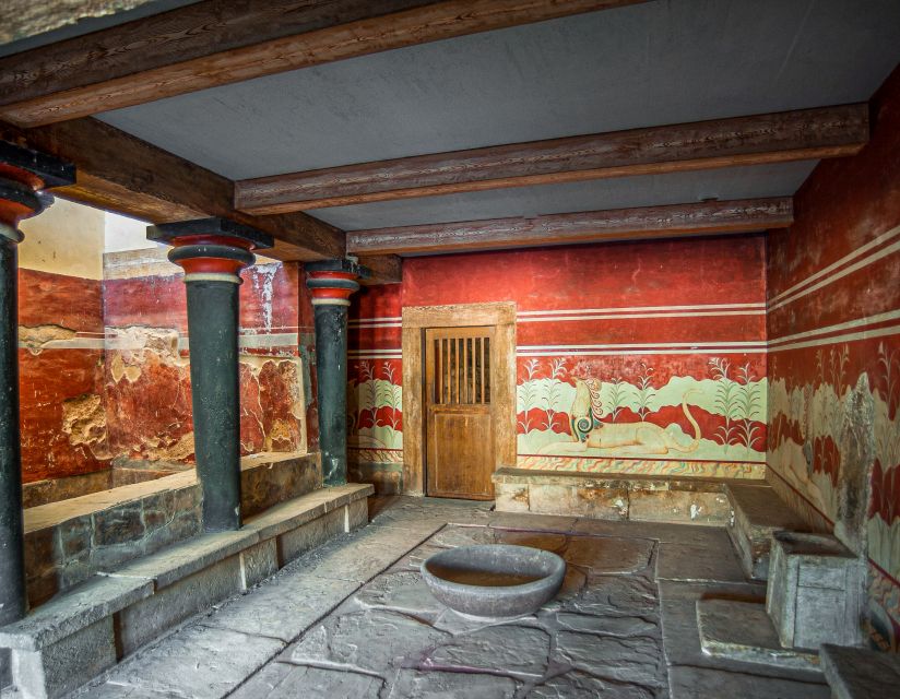 Crete: Knossos Palace and Lassithi Plateau Day Tour - Panagia Kera Kardiotissa Monastery: short stop, strong mood