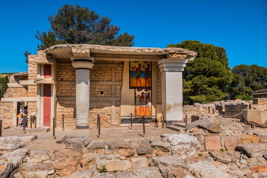 Crete: Knossos Palace Entry Ticket with Optional Audio Guide - Entering the site: timed slots, QR scanning, and what to watch for