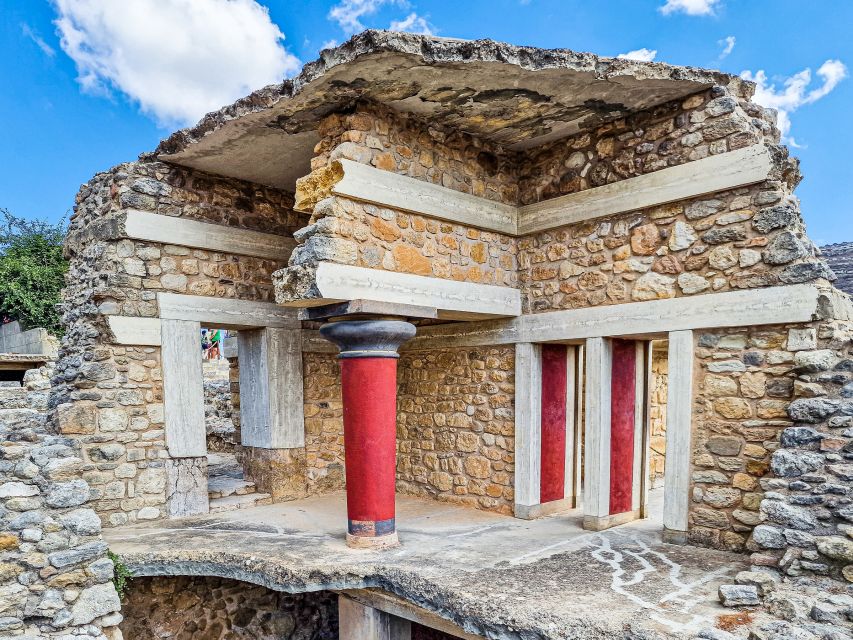 Crete: Knossos Palace, Heraklion City, Market Guided Tour - Knossos Palace first: how the morning pacing works