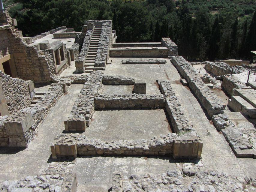 Crete: Knossos Palace & Heraklion Guided Tour - Daidalou Street to Lion Square: Walking Heraklion Without Needing a Map