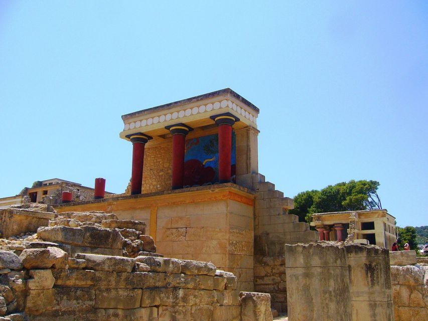 Crete: Knossos Palace & Heraklion Guided Tour - Languages: English Plus One Other Language by Day
