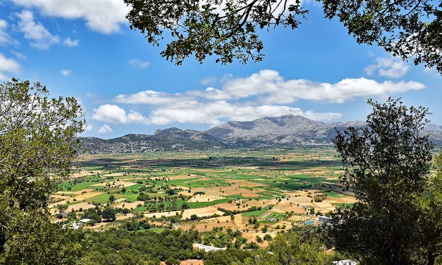 Crete: Lasithi Plateau & Knossos Palace Day Trip - Getting picked up and getting your bearings in Krasi