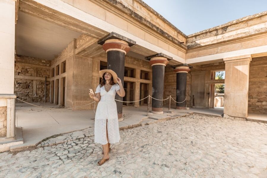 Crete: Palace of Knossos E-Ticket and Audio Guide - Queen’s Megaron: blue dolphins, toilets, and bath habits