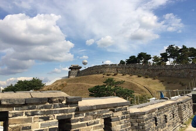 Day Tour of Suwon Hwaseong Fortress Starfield Waujeongsa Temple - From Seoul to Waujeongsa Temple: A Calm Start with 3,000 Buddhas