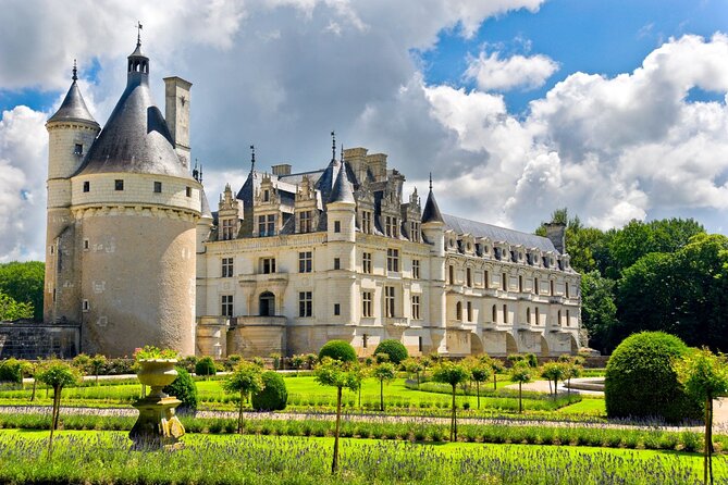 Day Tour to Chenonceau and Chambord Castles - Château de Chenonceau: Guided Highlights and Time to Roam