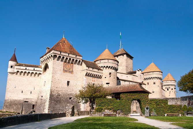 Day Trip to Montreux, Chaplin's World & Chillon Castle& apéritif - Château de Chillon: What You See in About an Hour