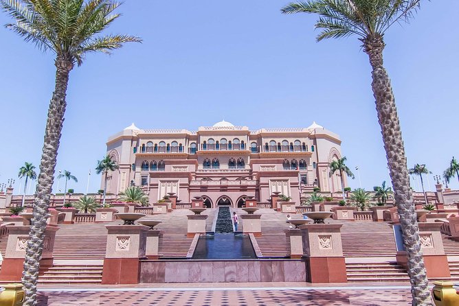 Dining Experience at iconic Emirates Palace Abu Dhabi - What the palace looks like inside (so you can enjoy more than the table)