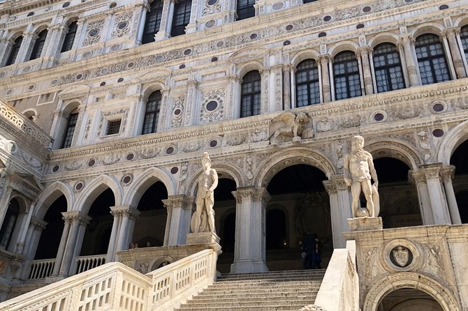 Doge's Palace Guided Tour - Bridge of Sighs and Prison Cells: Casanova’s Shadow in Stone