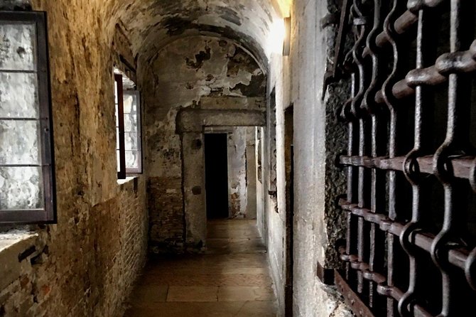Doge's Palace Guided Tour - Inside Palazzo Ducale: Golden Staircase, Atrium Views, and the Politics of Beauty