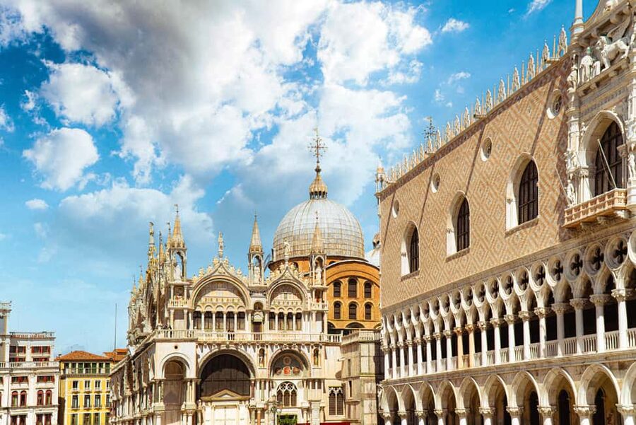 Doge’s Palace, New Prisons & St. Mark’s Basilica Guided Tour - Bridge of Sighs: a prison story built for the camera