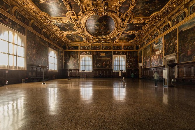 Doge's Palace: Priority Ticket, GuideBook & Optional Bell Tower - The Included Guidebook and VR Venice Gallery: Helpful, But Know What It Is