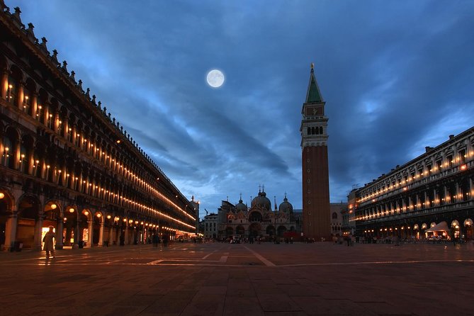 Doge's Palace & Saint Mark's After Hours Small Group Max 6 People - The value of a max-6 group in St Mark’s chaos