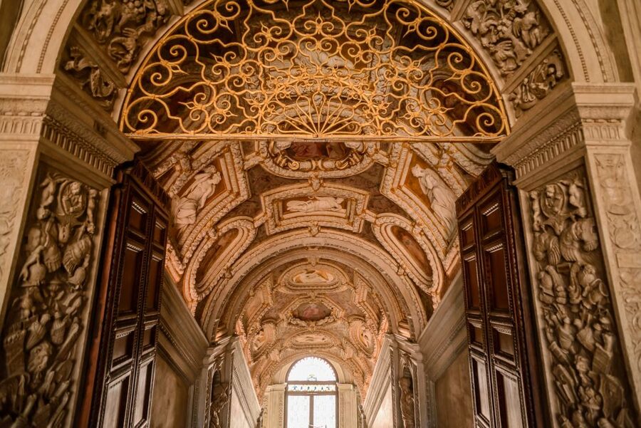 Doge's Palace & St. Mark's Basilica with Terrace Access Tour - Priority entrance to Doge’s Palace: where power looks theatrical