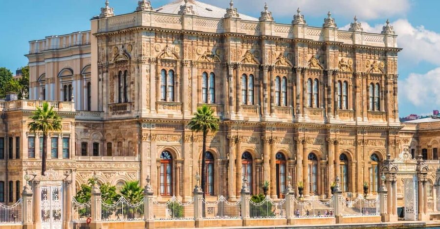 Dolmabahce Palace & Harem Skip-the-Line Entry & Audio Guide - Dolmabahce Palace Touring: Selamlik, Courtyards, and the Big Rooms