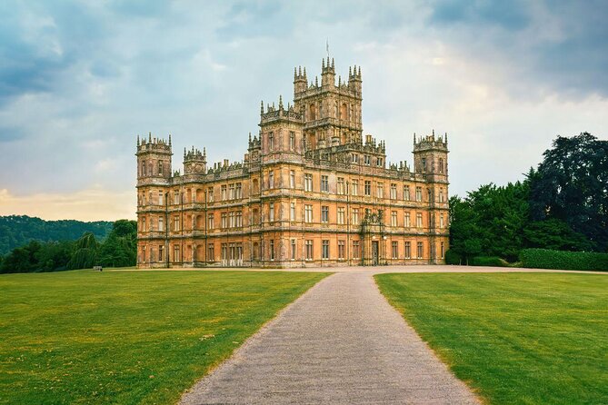Downton Abbey and Castle Taxi Tour from London with Hotel Pickup - Key Things That Make This Downton Day Work