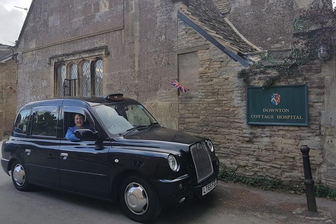 Downton Abbey and Castle Taxi Tour from London with Hotel Pickup - Highclere Castle: Tickets You Must Book and a Guide Who Sets the Scene