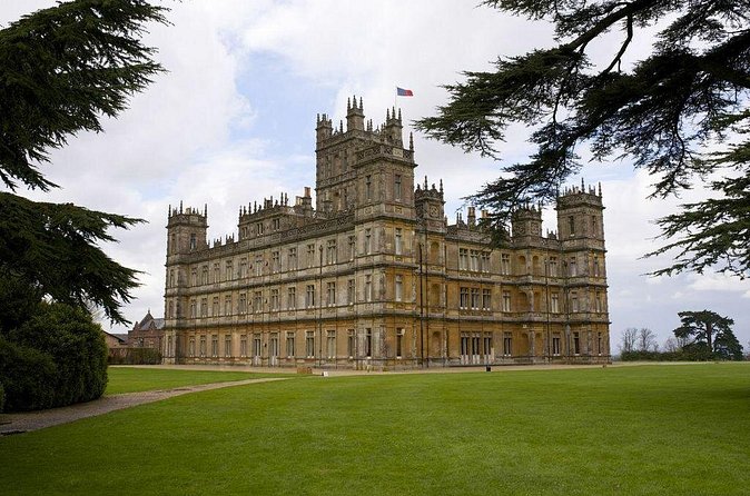 Downton Abbey and Highclere Castle Tour from London - Bampton’s Streets: Where the Downton Village Feel Is the Point
