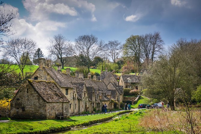 Downton Abbey Village, Blenheim Palace and Cotswolds Day Trip from London - Pace, Footwear, and the Audio Headset Reality Check