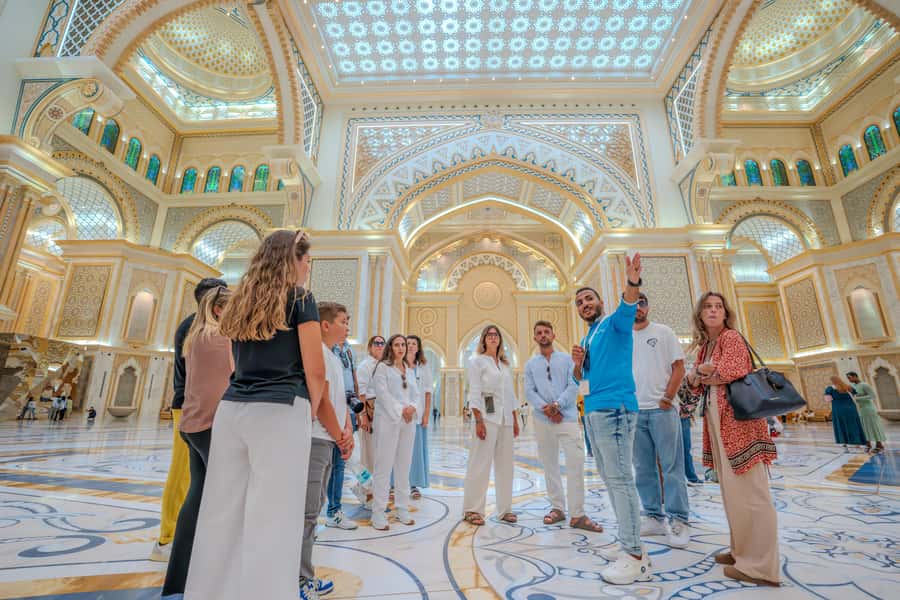 Dubai: Abu Dhabi Day-Trip Grand Mosque, Royal Palace & Lunch - Dubai to Abu Dhabi: the ride that sets the tone
