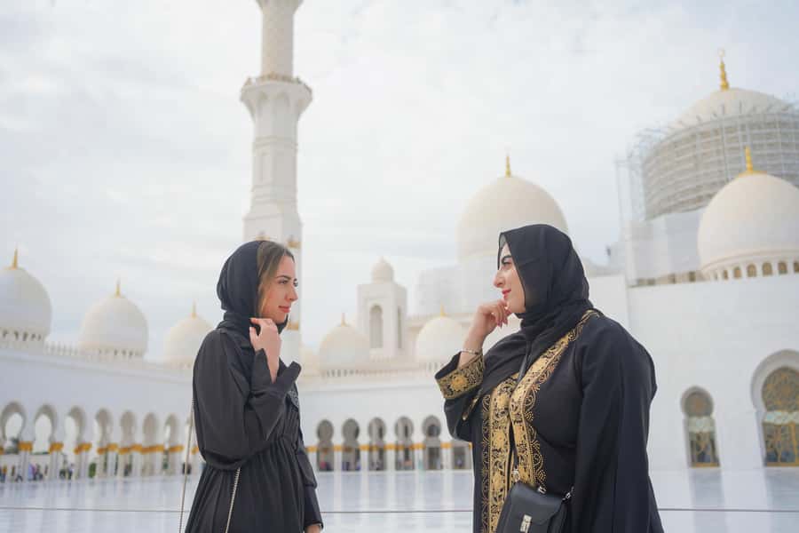 Dubai: Abu Dhabi Day-Trip Grand Mosque, Royal Palace & Lunch - The day’s timing reality: long, but manageable