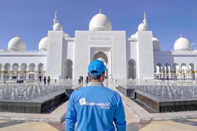 Dubai To Abu Dhabi: Grand Mosque, Royal Palace & Etihad Towers - Sheikh Zayed Grand Mosque Center: The Main Event (And What Makes It Special)