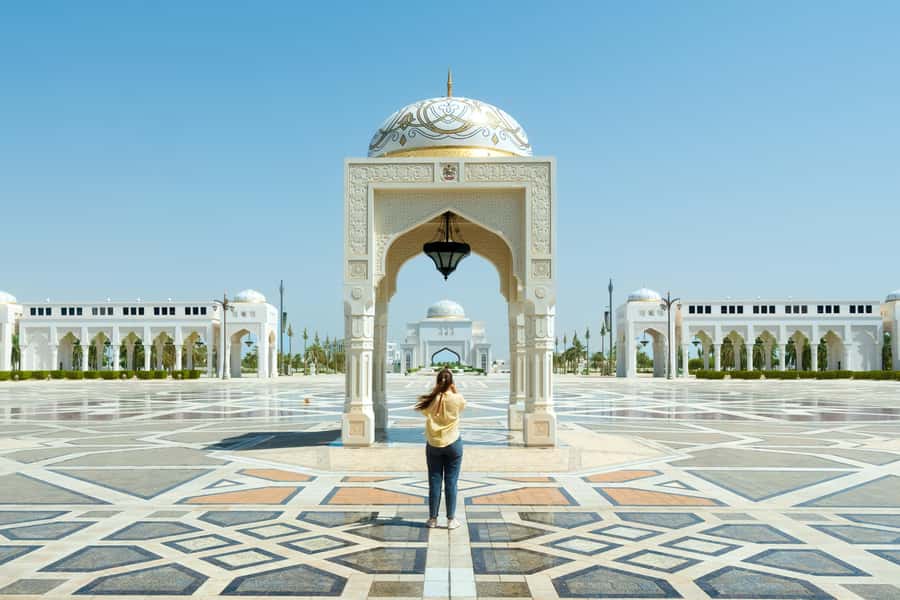 Dubai to Abu Dhabi Private Tour: Grand Mosque & Royal Palace - Timing, lunch, and what to do with the in-between gaps