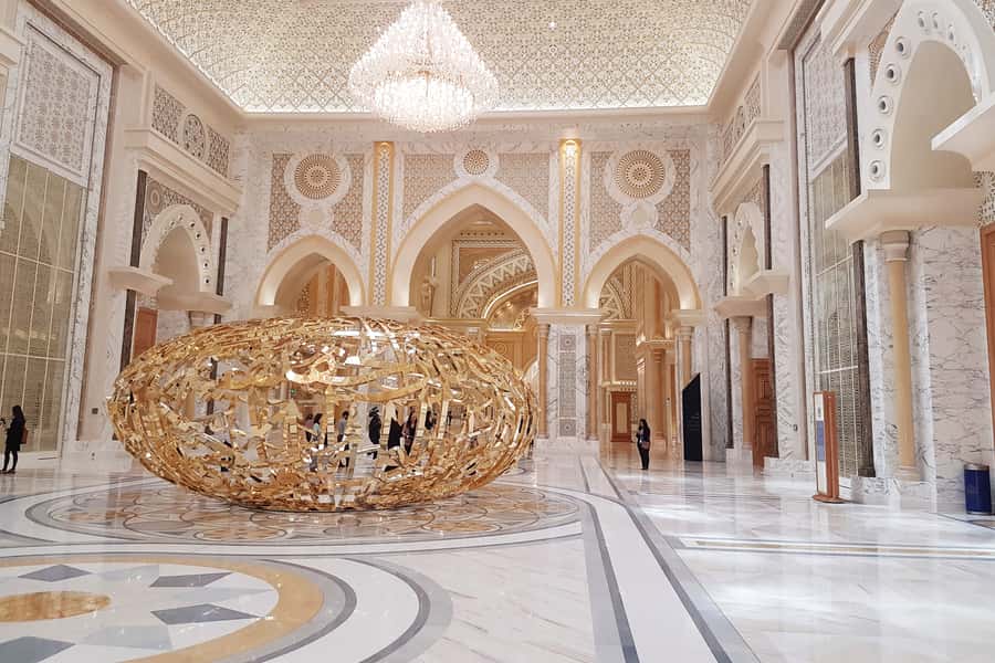 Dubai to Abu Dhabi Private Tour: Grand Mosque & Royal Palace - Who this tour suits best (and who should choose something else)