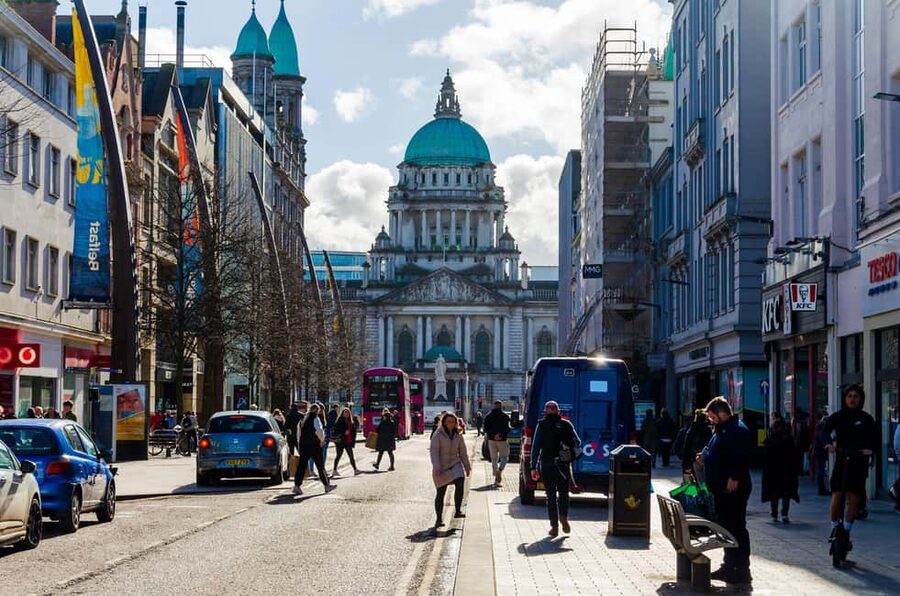 Dublin: Belfast Walk, Dunluce Castle & Giant’s Causeway - Belfast free time (the 70-minute “choose your own adventure”)