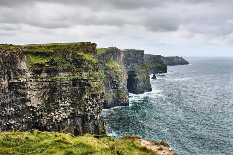 Dublin: Cliffs of Moher, Bunratty Castle and Ennis Day Trip - Ennis free time: using the town instead of racing through it