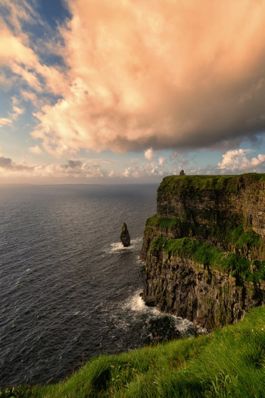 Dublin: Cliffs of Moher, Ennis, & Bunratty Castle Day Tour - First stop details: Cliffs of Moher timing, what to do with your 105 minutes
