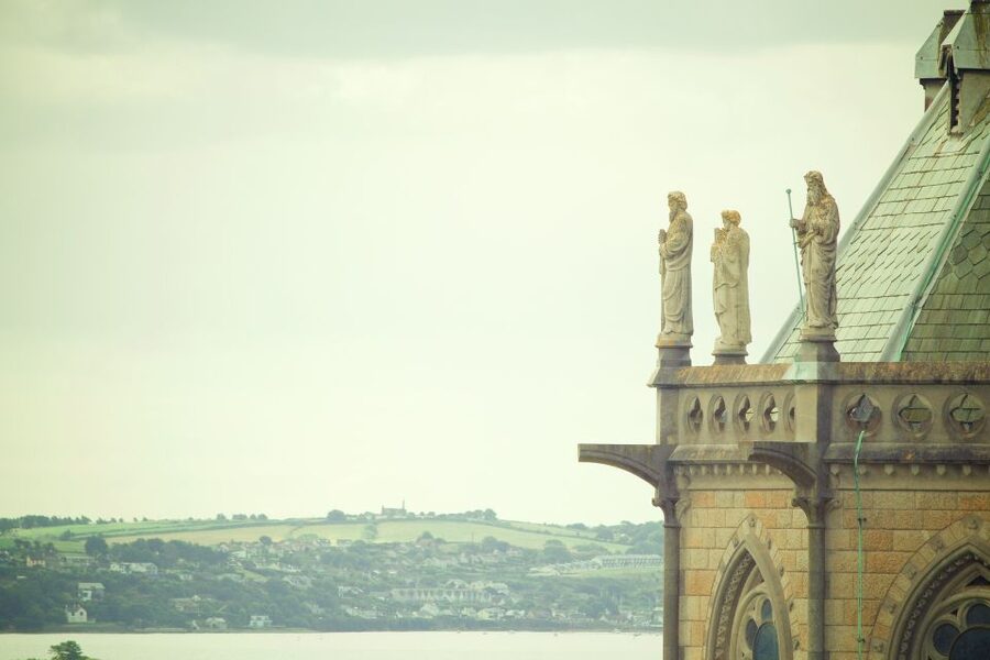 Dublin: Full-Day Tour to Cork, Cobh and Blarney Castle - Heading Along Cork Harbour to Cobh: How the Story Changes