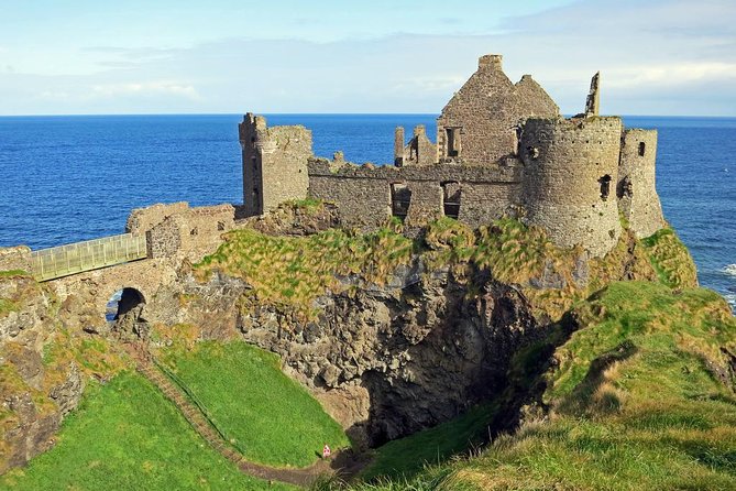 Dublin to Belfast Black Cab, Dunluce Castle and Giant's Causeway - Dunluce Castle: Game of Thrones views with wind and real cliffs