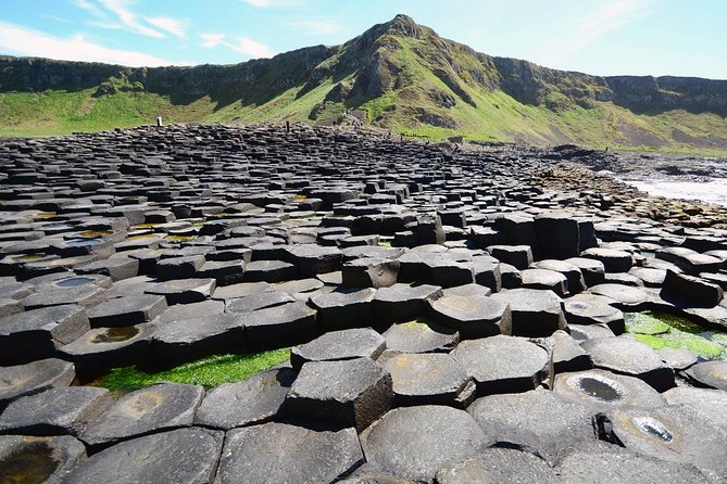 Dublin to Belfast Black Cab, Dunluce Castle and Giant's Causeway - The Belfast black cab experience: why this part matters