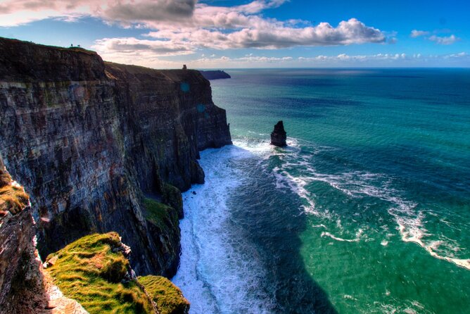 Dublin to Cliffs of Moher, Ennis Town & Bunratty Castle Day Tour - Dublin to Cliffs of Moher: Your 7 a.m. start and how the day flows