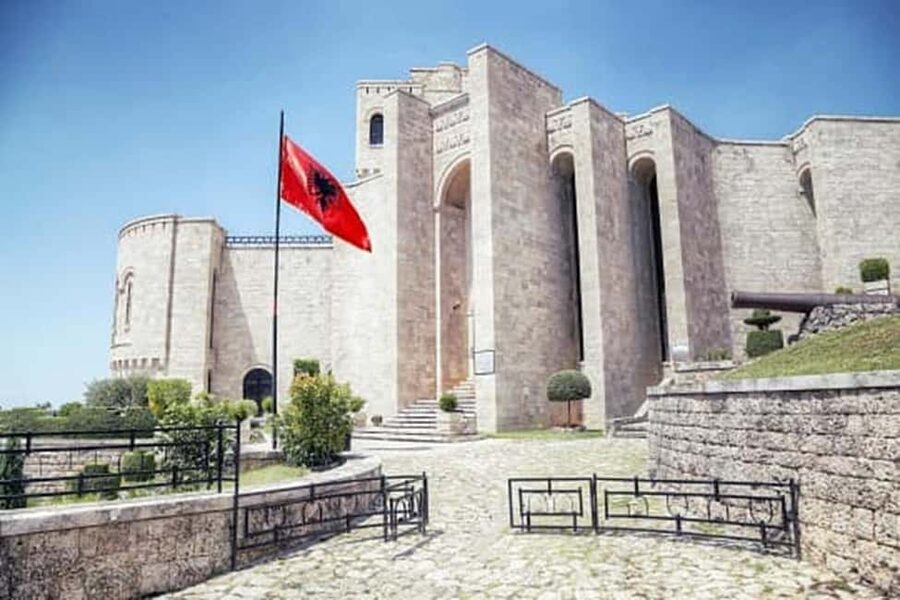 Durres/Golem: Kruja Castle & Bazaar with Traditional Lunch - Lunch in Krujë: Plan for Food on Your Own During the Break