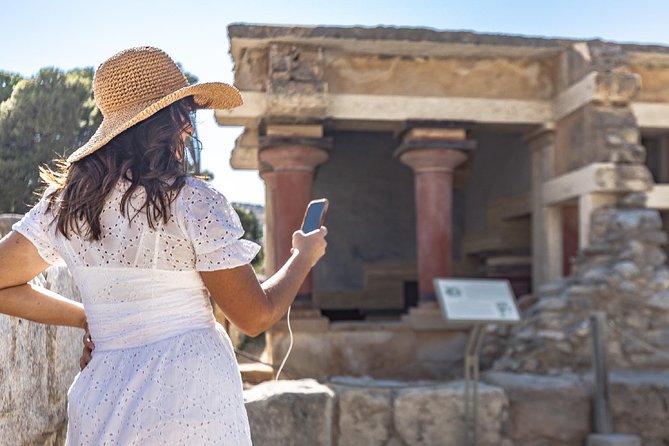 E-Ticket & Audio Tour for Knossos Palace: Unlock Minoan Majesty - Entering Knossos: the “skip-the-queue” benefit and what it can’t do