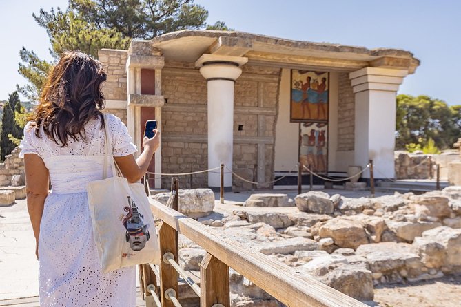E-Ticket & Audio Tour for Knossos Palace: Unlock Minoan Majesty - On-site logistics that matter more than you think