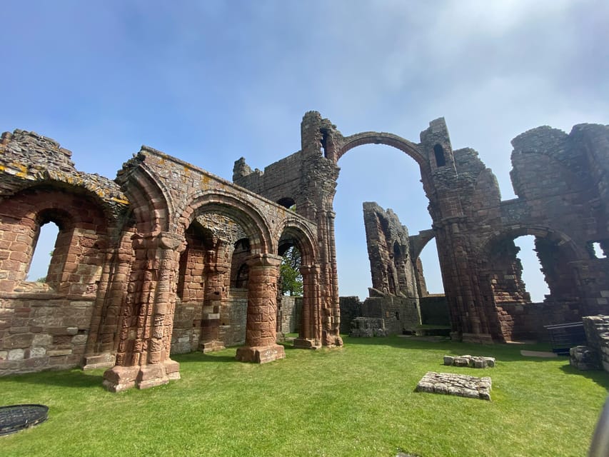 Edinburgh: Bamburgh Castle, Northumberland and Alnwick Trip - Who this tour suits best