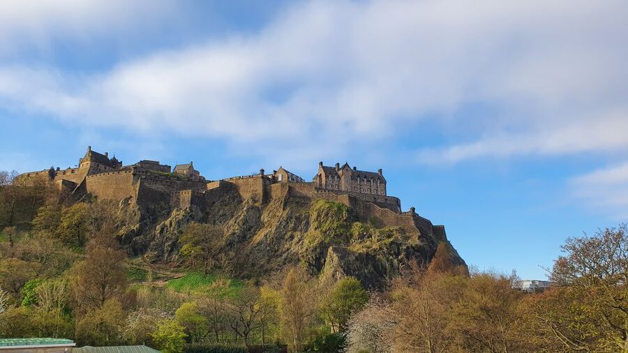 Edinburgh Castle: 120-Minute In-Depth Tour with Expert Guide - Key highlights worth your time