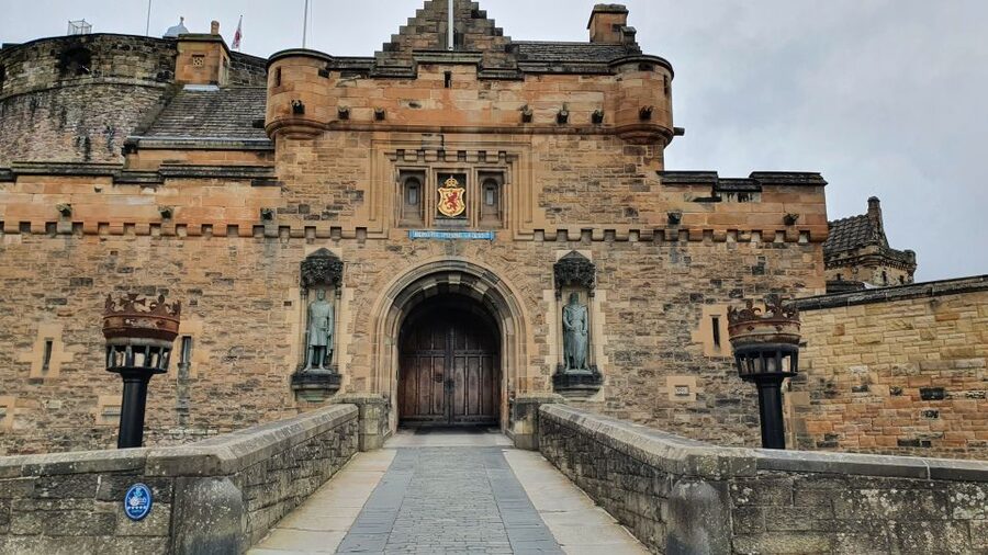 Edinburgh Castle: 120-Minute In-Depth Tour with Expert Guide - Why the 120-minute format works at Edinburgh Castle