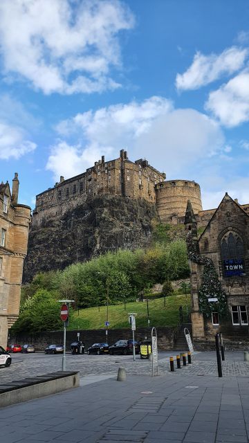 Edinburgh Castle: 120-Minute In-Depth Tour with Expert Guide - Castlehill and the Esplanade: setting the stage before the fortress