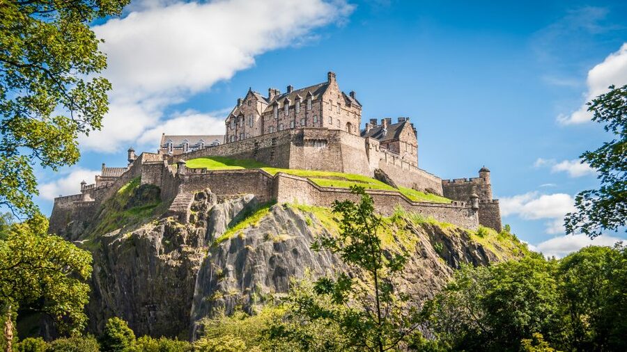 Edinburgh Castle: 120-Minute In-Depth Tour with Expert Guide - What your ticket includes, and how it changes your visit
