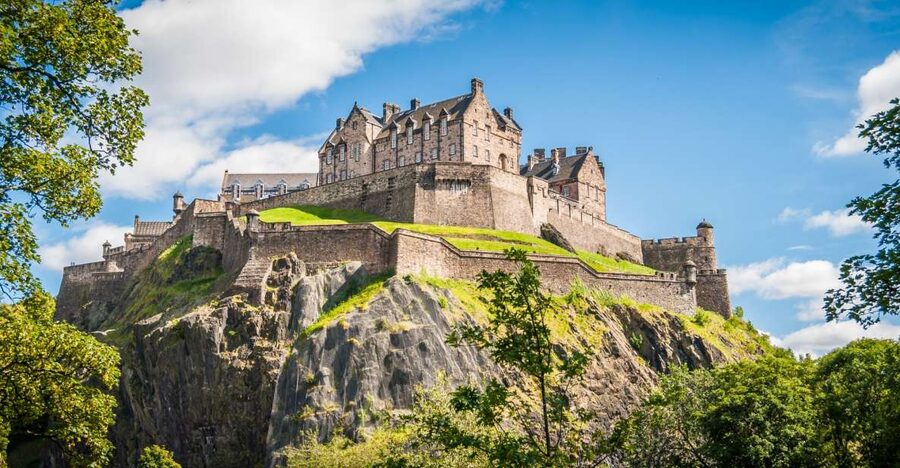 Edinburgh Castle: 120-Minute In-Depth Tour with Expert Guide - Where you start: High Court meeting point near David Hume Statue