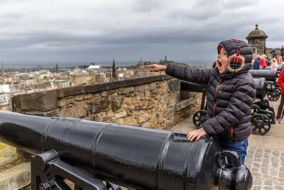 Edinburgh Castle: Express Guided Tour with Entry Ticket - What the 45-minute express guide really does for you