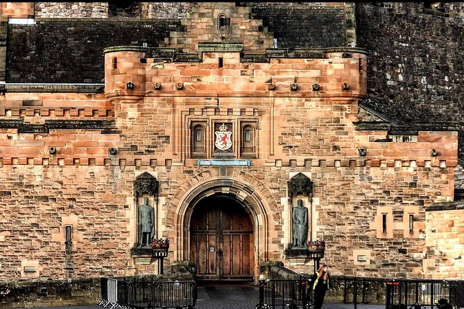 Edinburgh Castle Guided Tour - Tickets Included - The 90-minute castle grounds tour: what you get and what you don’t